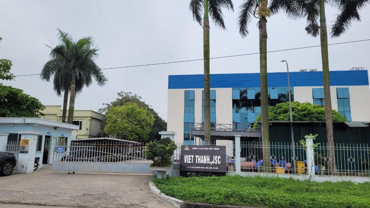 Một bảng minh họa trực quan các phân khúc giá bếp Á 2 họng dựa trên chất liệu và tính năng.