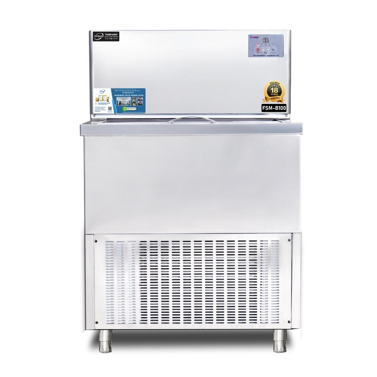 Khách hàng đang cân nhắc lựa chọn máy làm đá viên 500kg chất liệu inox 304 cao cấp, phù hợp với nhu cầu kinh doanh của họ tại một cửa hàng thiết bị bếp công nghiệp