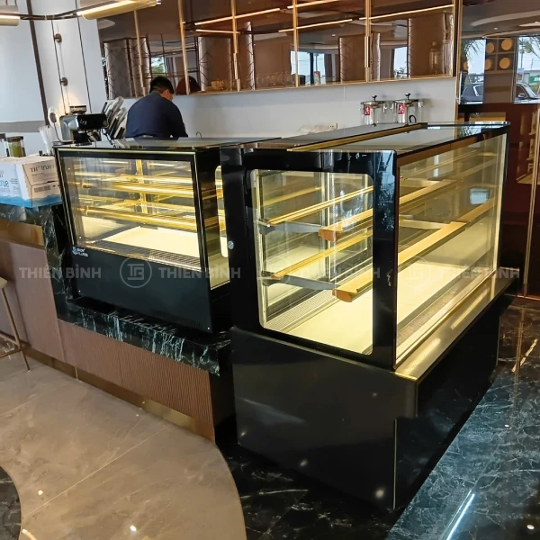 Tủ trưng bày bánh kem 3 tầng, 5 tầng: Chọn dung tích bao nhiêu là đủ? - ảnh 5 Thien Binh cung cap da dang cac dong tu banh trung bay