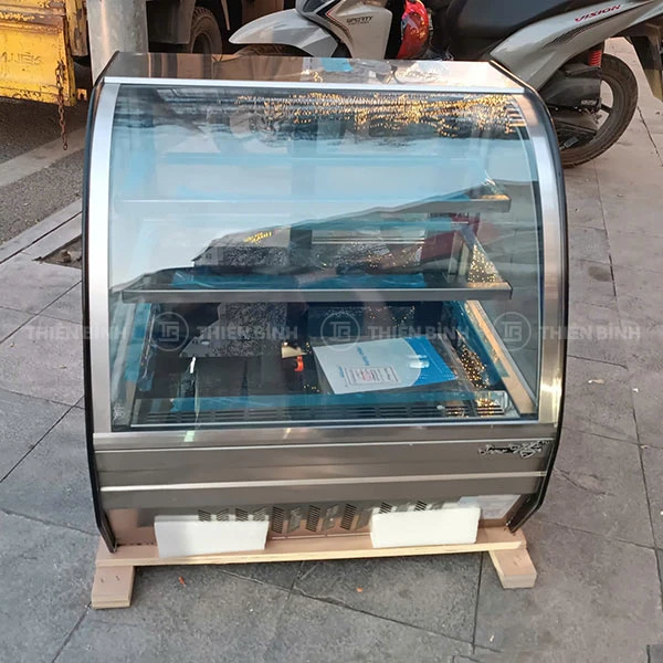 Tuyển chọn 5 mẫu tủ bánh kem kính cong bền đẹp, tiết kiệm điện - ảnh 2 Tu banh mini kinh cong de ban 70 cm Snow Village GB 100
