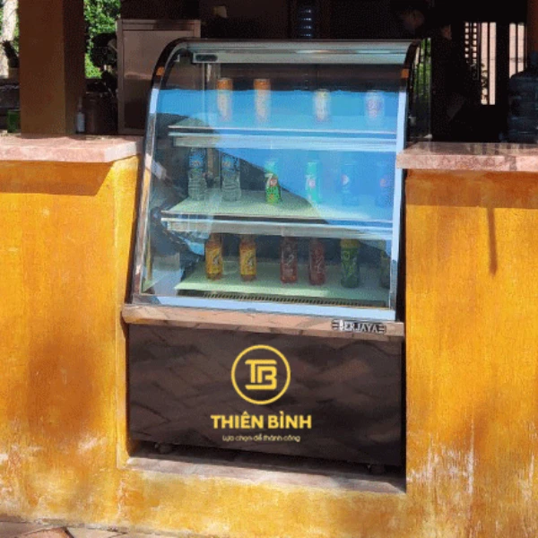 Tuyển chọn 5 mẫu tủ bánh kem kính cong bền đẹp, tiết kiệm điện - ảnh 5 Tu trung bay banh kem kinh cong Berjaya CCS09SB13 2FB